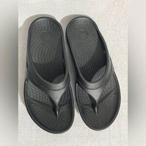 OKA Recovery Flip Flops Black Slides Shock Absorbing Unisex Women’s 9 Men’s 7